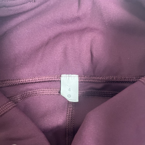 Lululemon Wunder Under Crop Flocked 21" Velvet Floral Lace Sides Size 4 Burgundy - Picture 4 of 9